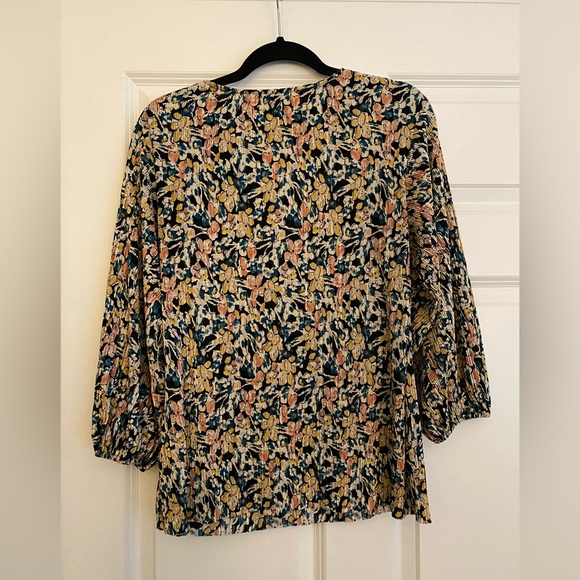 Halogen Cinched Wrist Floral Top - Picture 2 of 6